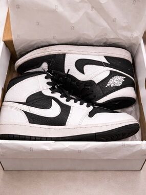 Rare Air Jordan 1 Mid “Black/White Split” – Size 8 (Women’s)